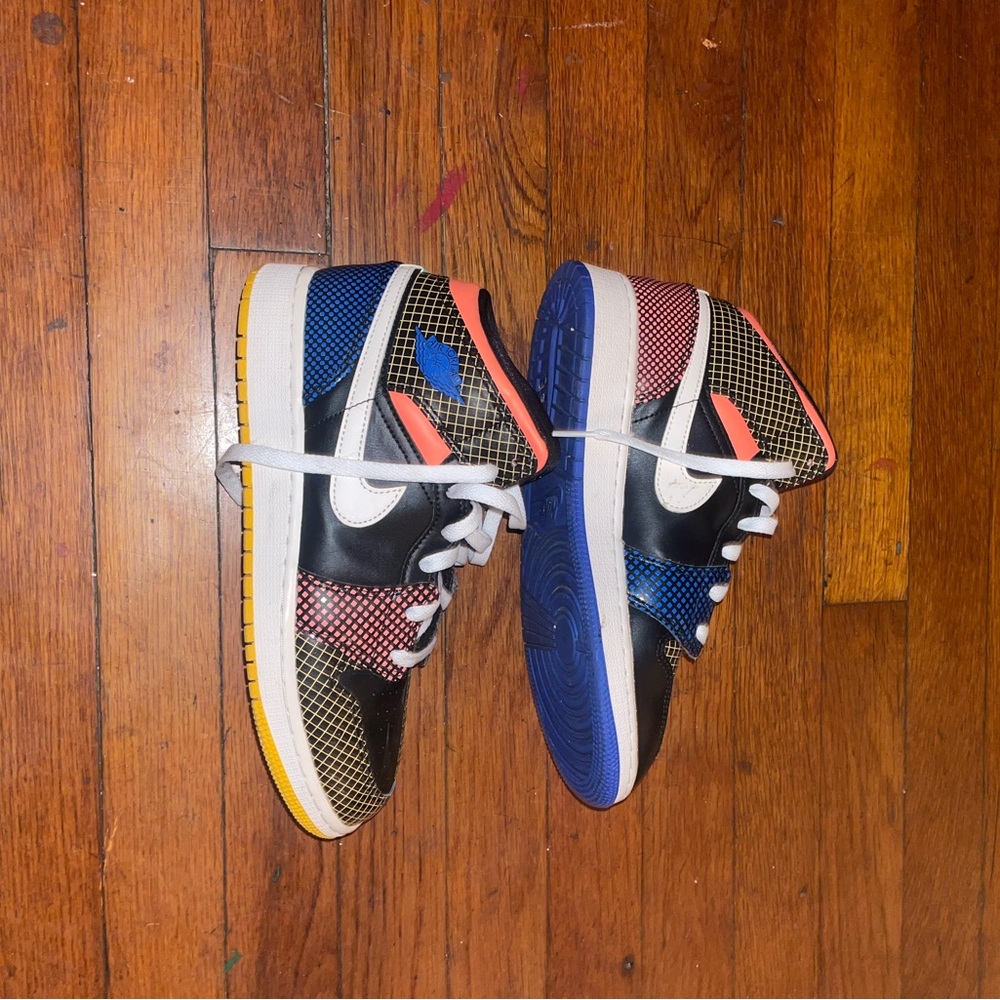 Nike Multicolor Mesh Sneakers